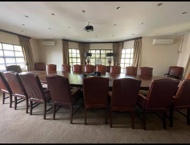 752M² OFFICE FOR SALE IN BRYANSTON
